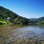 Prenociste Na Drini