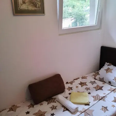 Prenociste Na Drini *