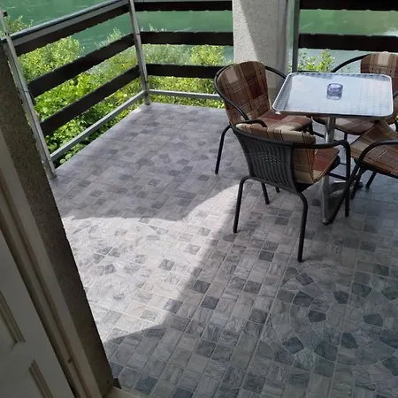 Prenociste Na Drini * Foca