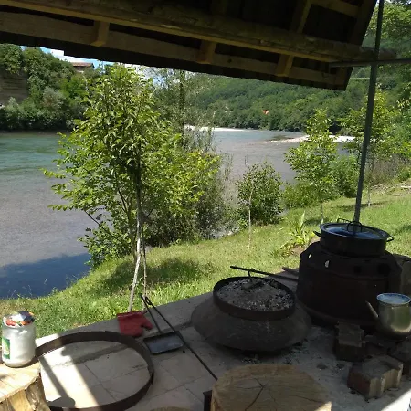 Prenociste Na Drini *