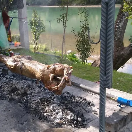 Prenociste Na Drini *