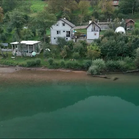 Prenociste Na Drini *