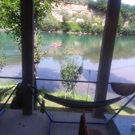 Prenociste Na Drini * Foca