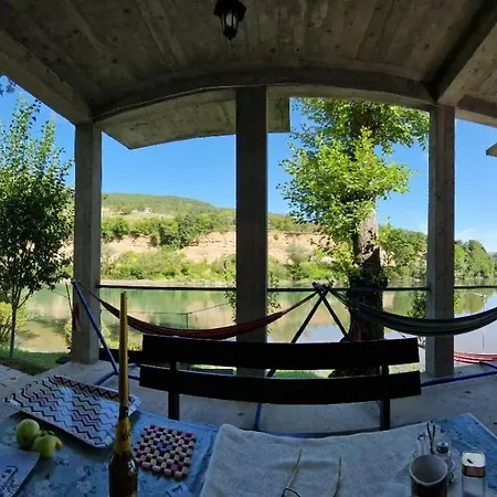 Prenociste Na Drini * Foca